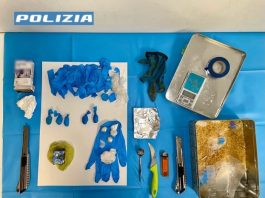 Teneva la droga anche nell’armadietto sul posto di lavoro: arrestato 55enne