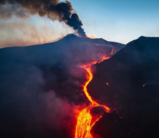 Eruzione Etna, proseguono i disagi per il collegamento Ancona-Catania