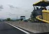 Caos in A14: camion in bilico sullo spartitraffico e auto sbalzata su corsia opposta