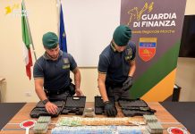 Guardia di Finanza: hascisc e armi in casa. Due arresti