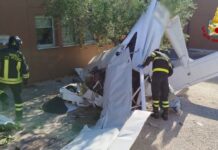 Ultraleggero si schianta contro un capannone a Recanati, due feriti gravi